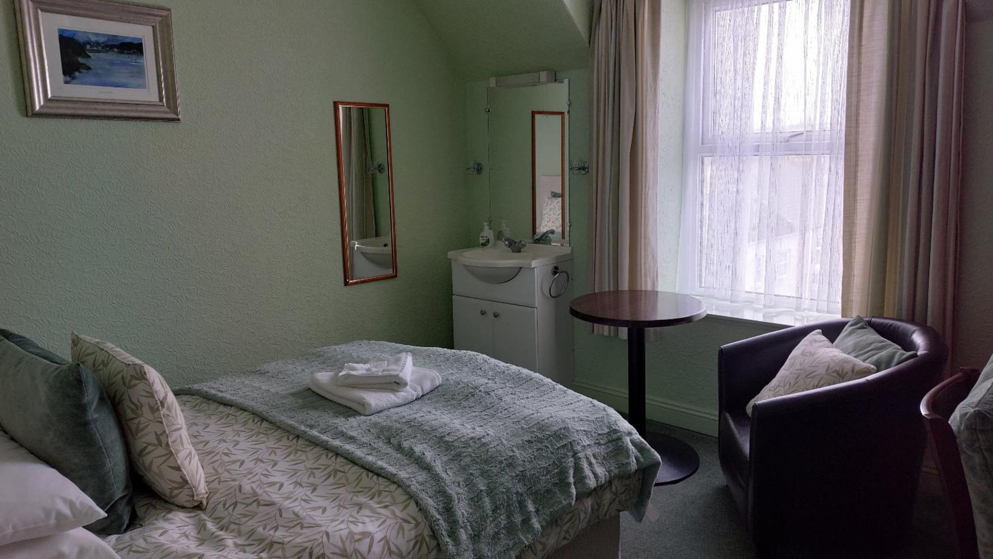 Southcliff Bed and breakfast Tenby